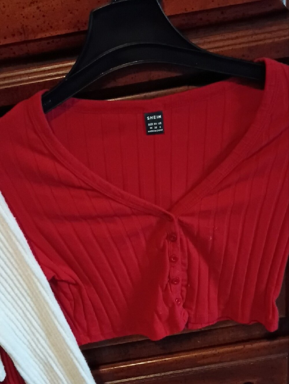 SHEIN Red Button-Front Ribbed Crop Top & Cream Ribbed Turtleneck Set - Picture 4 of 5